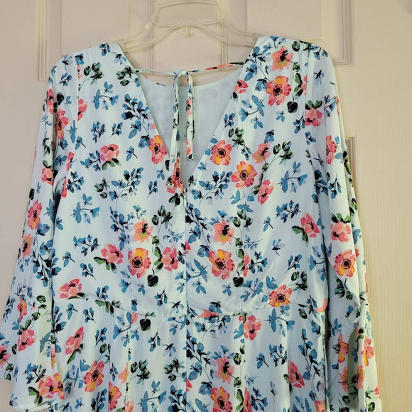 Loft Floral Tie Back Bell Sleeve Dress Size 8P - Picture 6 of 14